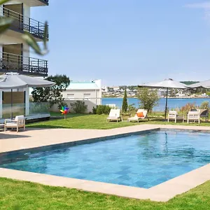 Golden Tulip & Rooftop Provence Hotel Martigues